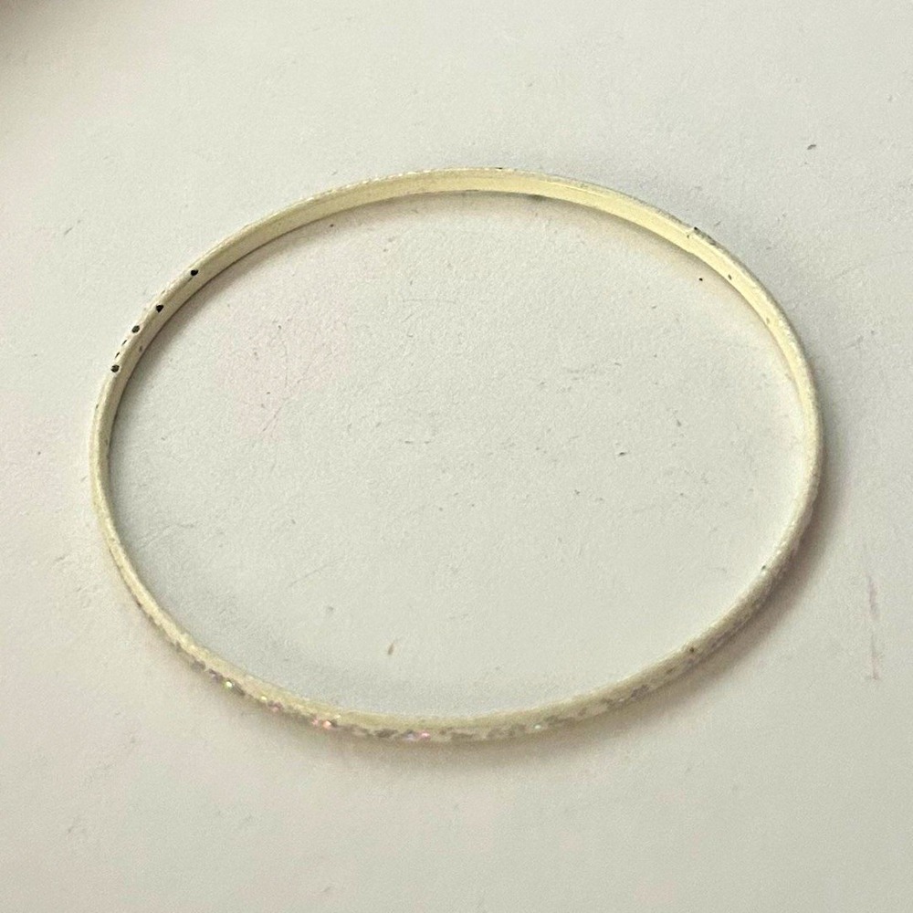 Glittery White Round Bangle Bracelet, No Stone
